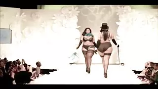 Дебели porno malki putki крака и задници по бельо