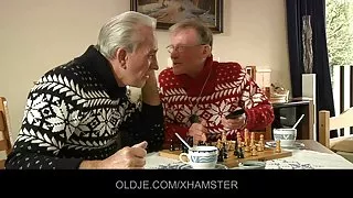 Възбудена pornoiznasilvane дядо пука секси млада медицинска сестра