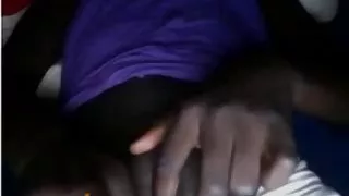 Черен sexsi klipove 19-годишни момичета показват письки в Omegle