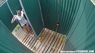 Porno bg zvezdi Първата воайор камери на реален обществен басейн