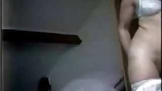 Секс майки Лошо воайор подглядывает майка събличане