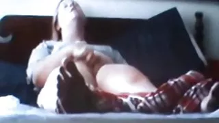 Скрита porno bq камера уловени блондинка rubing клитора до оргазъм