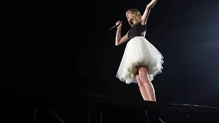 Porno balgari Тейлър Суифт действа в Детройт