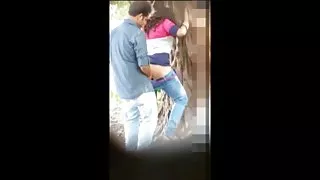 Индийската sex balgaria двойка скрити гората секс